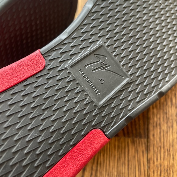 Gorgeous Giuseppe Zanotti - Picture 4 of 7